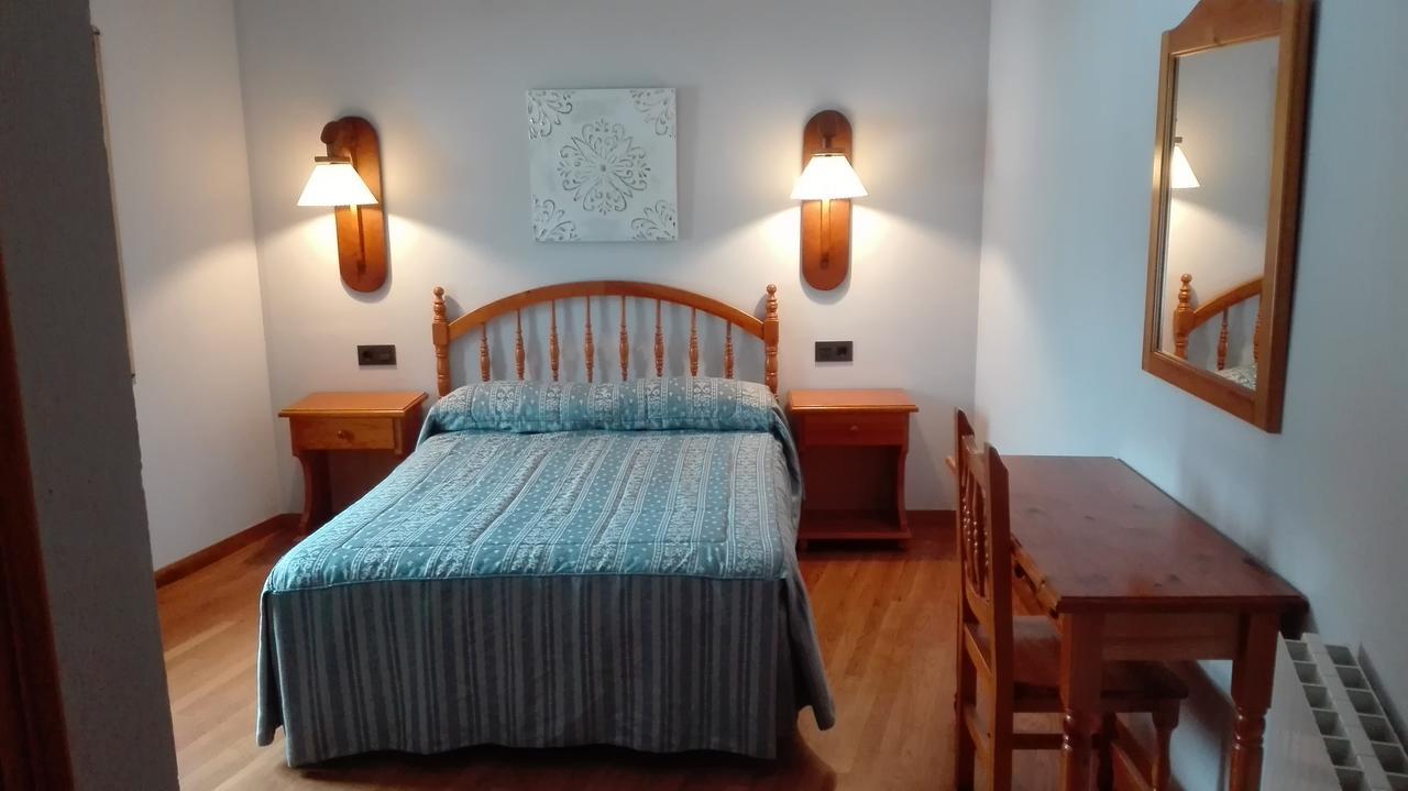Hotel Las Nieves Linas de Broto ภายนอก รูปภาพ