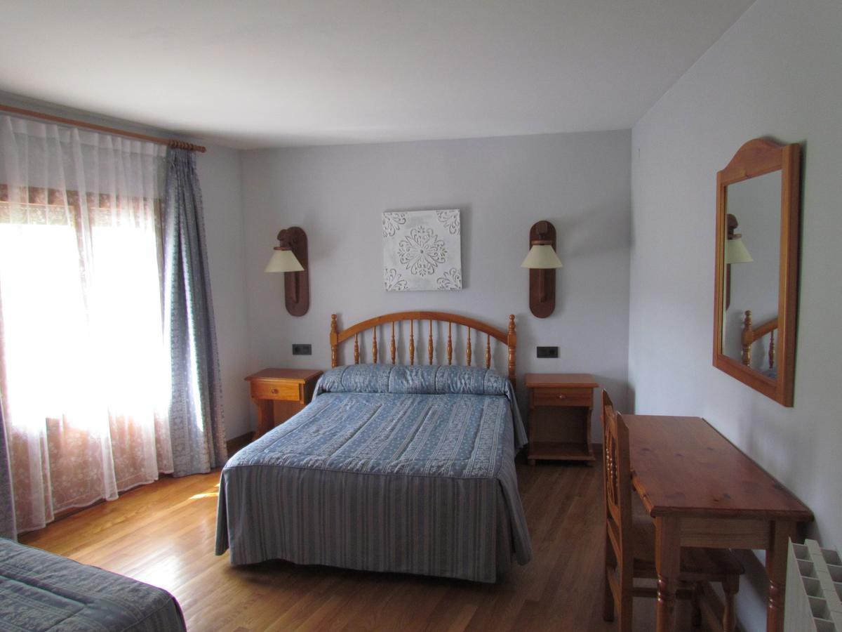 Hotel Las Nieves Linas de Broto ภายนอก รูปภาพ