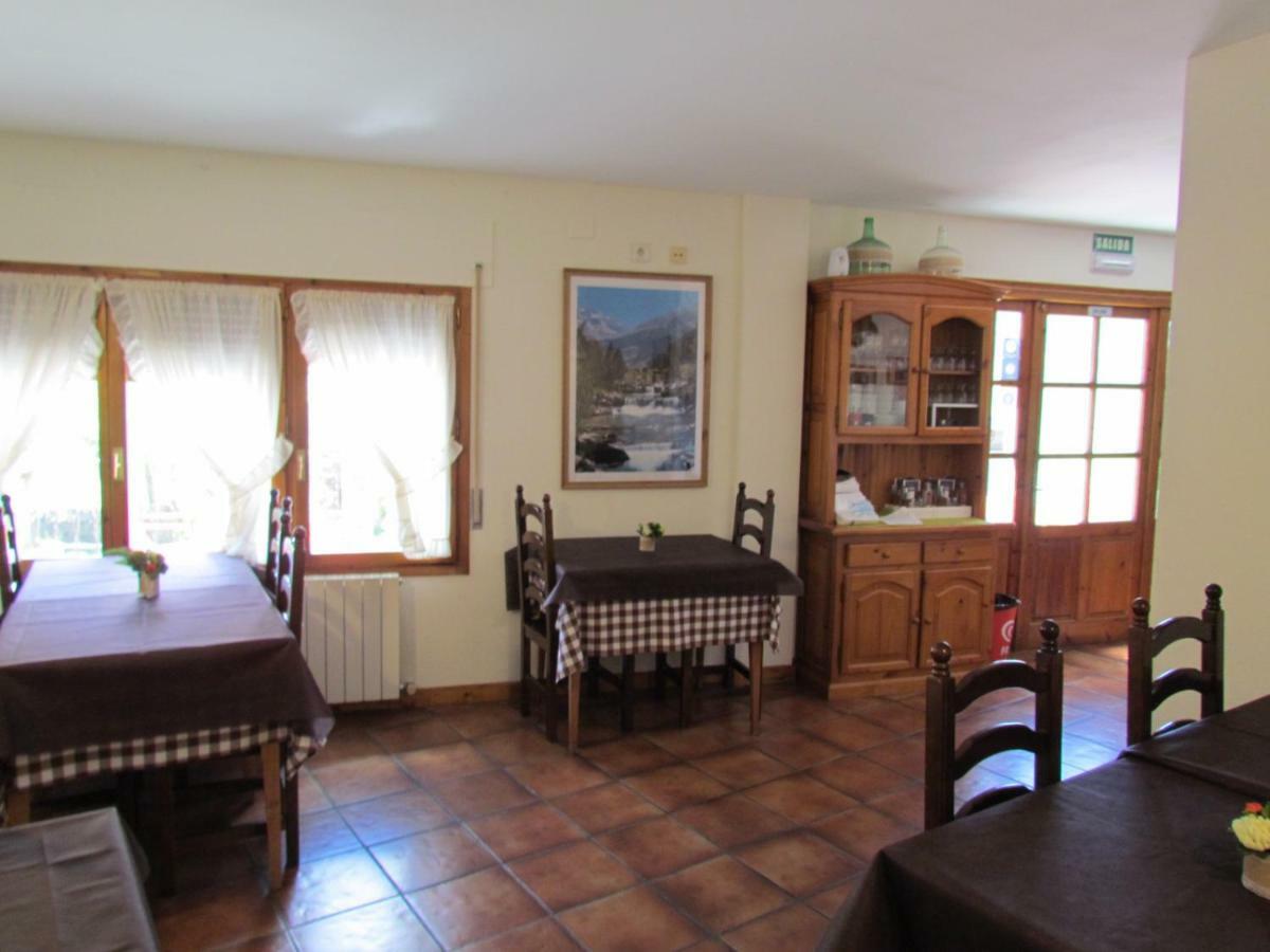 Hotel Las Nieves Linas de Broto ภายนอก รูปภาพ