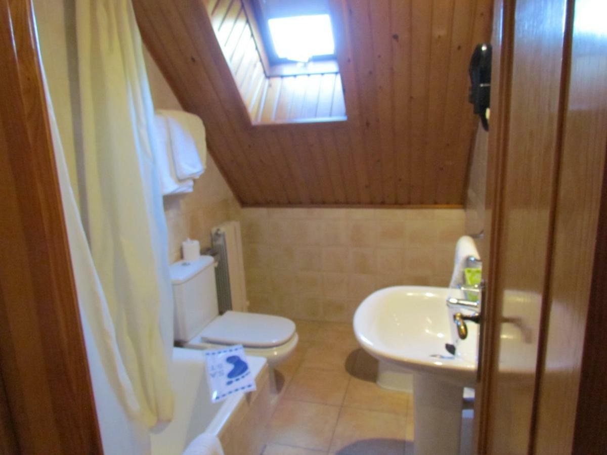 Hotel Las Nieves Linas de Broto ภายนอก รูปภาพ
