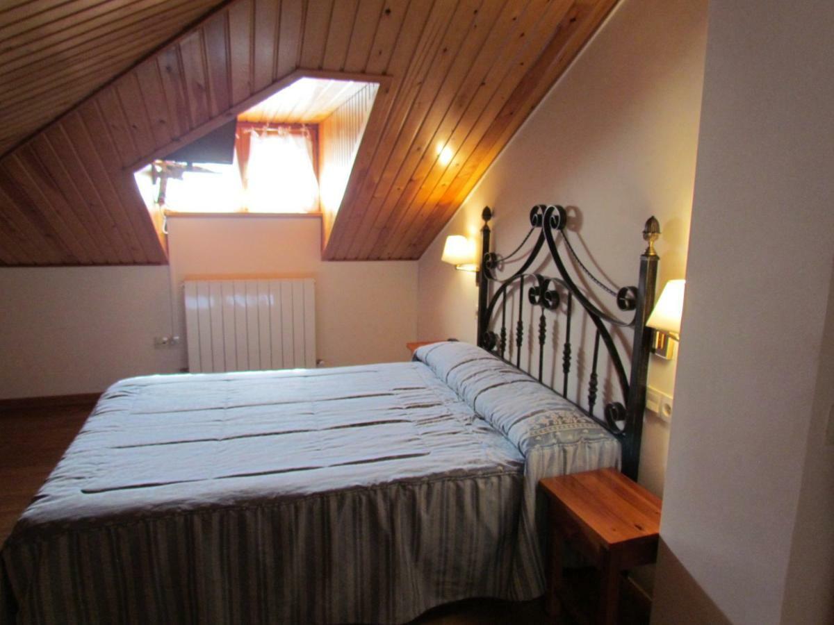 Hotel Las Nieves Linas de Broto ภายนอก รูปภาพ