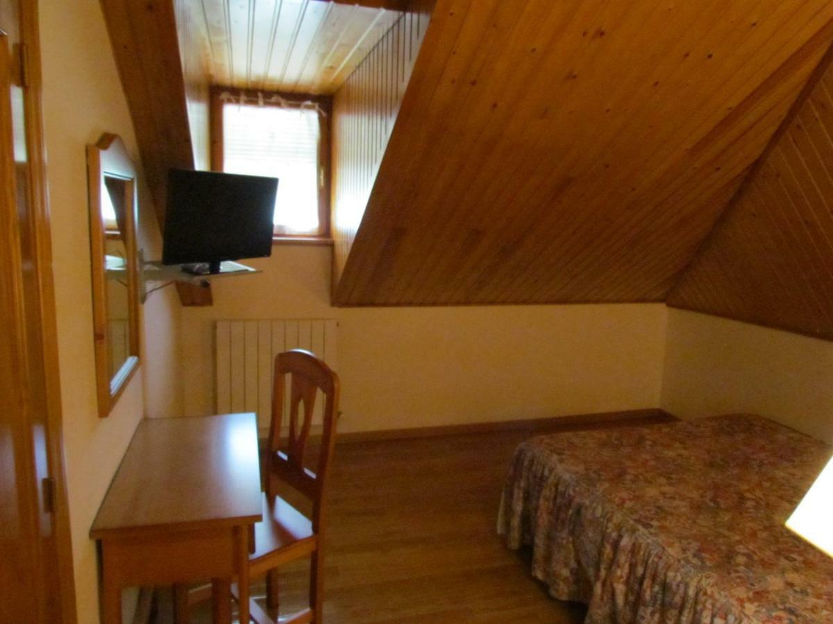 Hotel Las Nieves Linas de Broto ภายนอก รูปภาพ